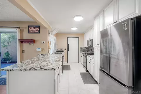 Kitchen - 13635 Comuna Dr, Poway, CA 92064 photo 1 of 5