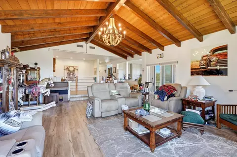 Living - 1049 Ranchito Ct, Alpine, CA 91901 photo 2 of 4