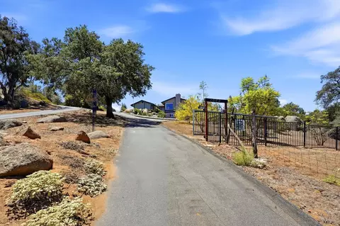 Exterior - 1049 Ranchito Ct, Alpine, CA 91901 photo 5 of 8
