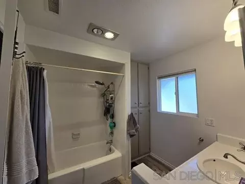 Bath - 1049 Ranchito Ct, Alpine, CA 91901 photo 3 of 4