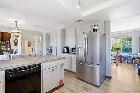 Kitchen - 1049 Ranchito Ct, Alpine, CA 91901 photo 2 of 2