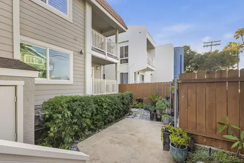 Exterior - 1118 S Pacific St UNIT B, Oceanside, CA 92054 photo 3 of 5