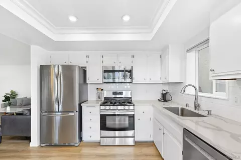 Kitchen - 1118 S Pacific St UNIT B, Oceanside, CA 92054 photo 4 of 4