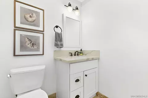 Bath - 1118 S Pacific St UNIT B, Oceanside, CA 92054 photo 3 of 3