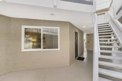 Entry Way - 1118 S Pacific St UNIT B, Oceanside, CA 92054 photo 2 of 3