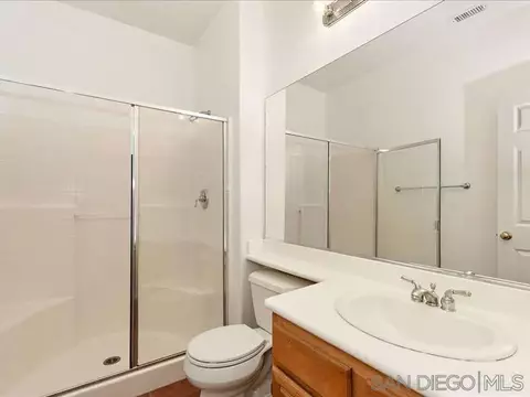 Bath - 1586 Silver Cup Ct, Redlands, CA 92374 photo 2 of 10