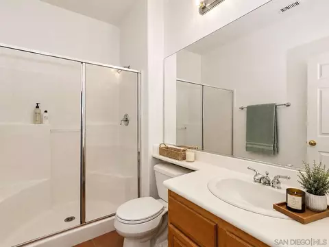 Bath - 1586 Silver Cup Ct, Redlands, CA 92374 photo 1 of 10
