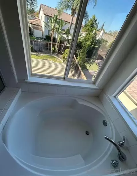 Bath - 1586 Silver Cup Ct, Redlands, CA 92374 photo 4 of 10