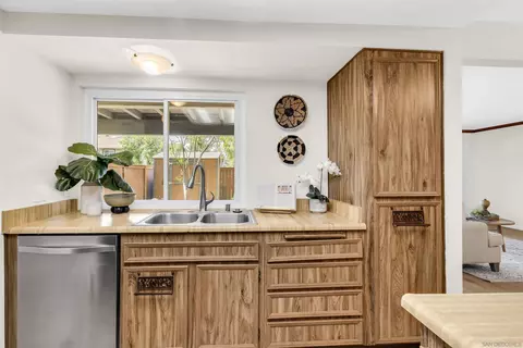 Kitchen - 10250 Michala Pl, Santee, CA 92071 photo 3 of 4