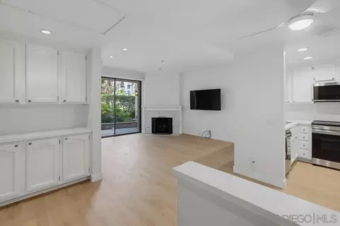 5865 Friars Rd #3104, San Diego, CA 92110