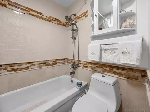 Bath - 5430 Baltimore Dr #1, La Mesa, CA 91942 photo 1 of 1
