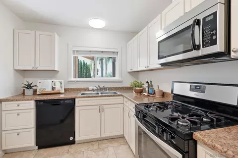 Kitchen - 795 Via Callado, Oceanside, CA 92057 photo 2 of 3