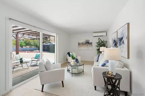 Living - 795 Via Callado, Oceanside, CA 92057 photo 3 of 4