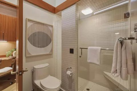 Bath - 411 1st St, Coronado, CA 92118 photo 5 of 5