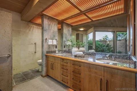 Bath - 411 1st St, Coronado, CA 92118 photo 3 of 5
