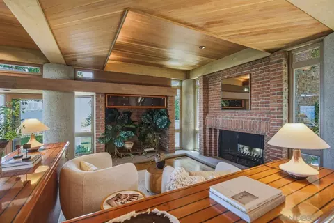 Living - 411 1st St, Coronado, CA 92118 photo 2 of 5