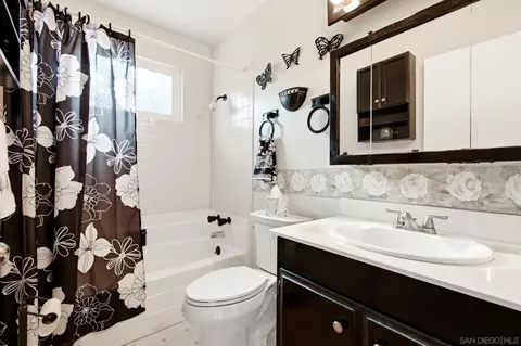 Bath - 1632 Danny Way, El Cajon, CA 92021 photo 4 of 4