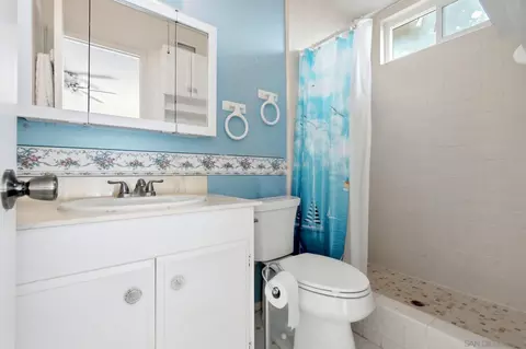Bath - 1632 Danny Way, El Cajon, CA 92021 photo 1 of 4