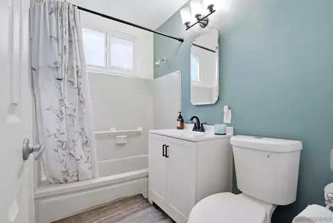Bath - 1315 Hillcrest Dr, Alpine, CA 91901 photo 1 of 3