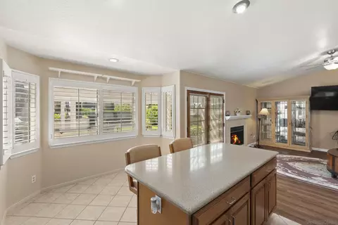 Kitchen - 2011 Rachelle Pl, Escondido, CA 92025 photo 4 of 5