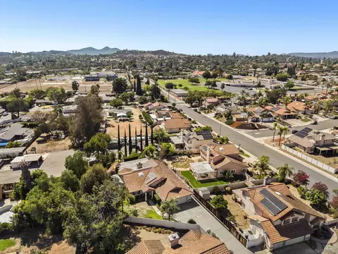 View/Area - 2011 Rachelle Pl, Escondido, CA 92025 photo 6 of 12