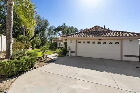 Exterior - 2011 Rachelle Pl, Escondido, CA 92025 photo 9 of 9
