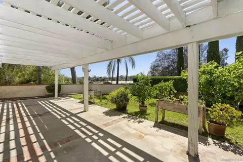 Exterior - 2011 Rachelle Pl, Escondido, CA 92025 photo 4 of 9