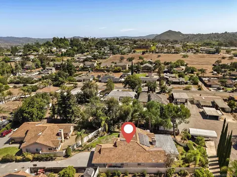 View/Area - 2011 Rachelle Pl, Escondido, CA 92025 photo 11 of 12