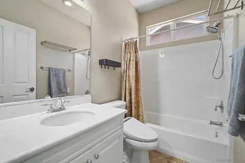 Bath - 73 Westwind Dr, Tustin, CA 92782 photo 4 of 4