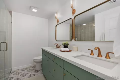 Bath - 2586 Azure Coast Dr, La Jolla, CA 92037 photo 1 of 4