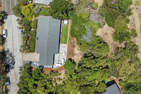 View/Area - 2586 Azure Coast Dr, La Jolla, CA 92037 photo 4 of 4