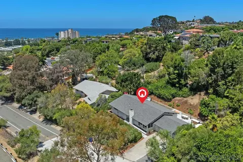 View/Area - 2586 Azure Coast Dr, La Jolla, CA 92037 photo 1 of 4