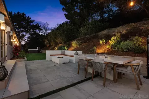 Exterior - 2586 Azure Coast Dr, La Jolla, CA 92037 photo 11 of 14