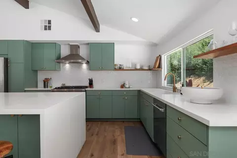 Kitchen - 2586 Azure Coast Dr, La Jolla, CA 92037 photo 2 of 4