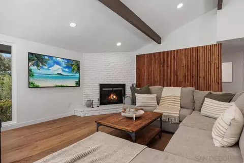 Living - 2586 Azure Coast Dr, La Jolla, CA 92037 photo 2 of 3