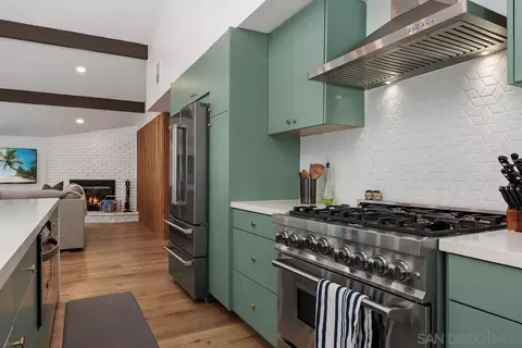 Kitchen - 2586 Azure Coast Dr, La Jolla, CA 92037 photo 4 of 4