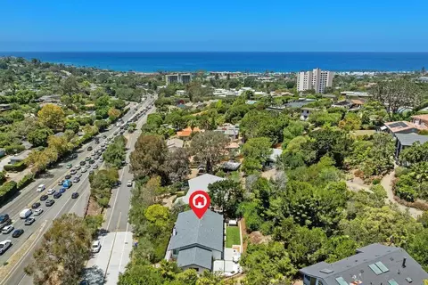 View/Area - 2586 Azure Coast Dr, La Jolla, CA 92037 photo 2 of 4