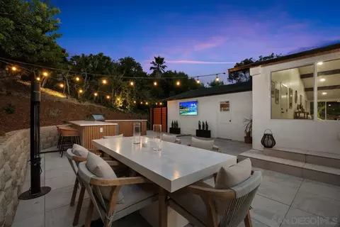 Exterior - 2586 Azure Coast Dr, La Jolla, CA 92037 photo 9 of 14