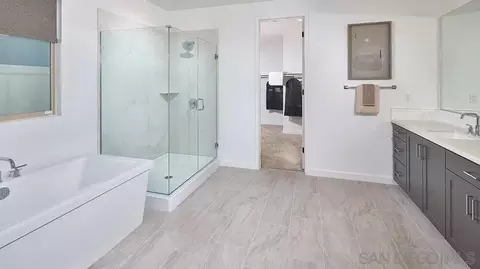 Bath - 5561 Dora Way, Oceanside, CA 92057 photo 2 of 5