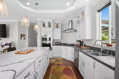 Kitchen - 13710 Calle Del Sol, Jamul, CA 91935 photo 2 of 5