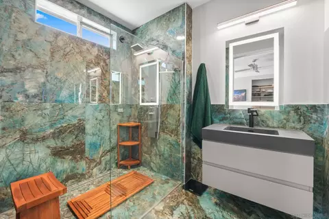 Bath - 13710 Calle Del Sol, Jamul, CA 91935 photo 1 of 3