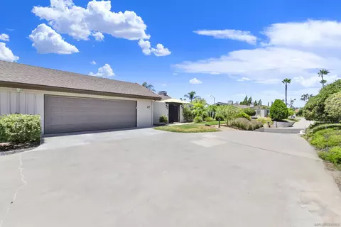 Exterior - 20 Via Alta Vis, Bonsall, CA 92003 photo 5 of 8