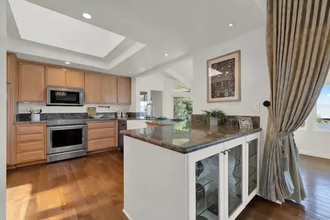 Kitchen - 20 Via Alta Vis, Bonsall, CA 92003 photo 4 of 5