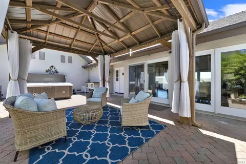 Exterior - 20 Via Alta Vis, Bonsall, CA 92003 photo 4 of 8