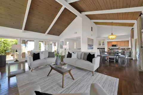Living - 20 Via Alta Vis, Bonsall, CA 92003 photo 3 of 7