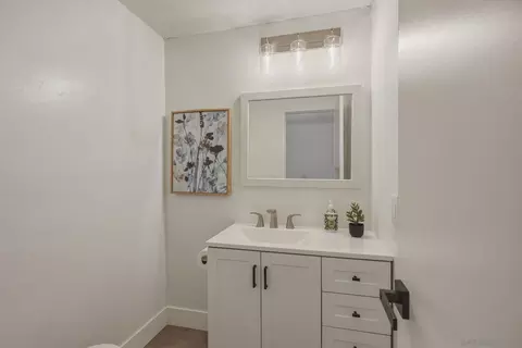 Bath - 10274 Pebble Beach Dr, Santee, CA 92071 photo 1 of 5