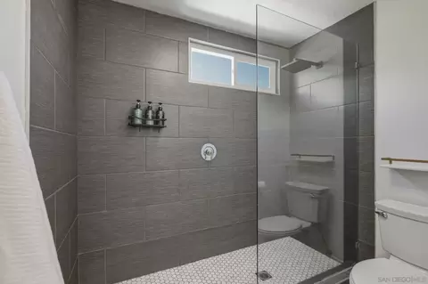 Bath - 10274 Pebble Beach Dr, Santee, CA 92071 photo 3 of 5