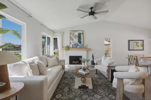 Living - 10274 Pebble Beach Dr, Santee, CA 92071 photo 2 of 6