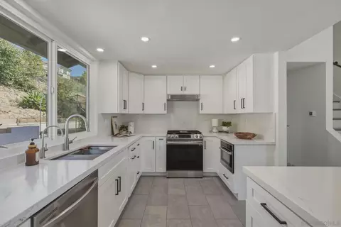 Kitchen - 10274 Pebble Beach Dr, Santee, CA 92071 photo 2 of 7