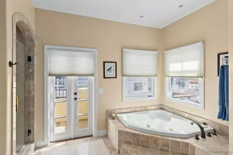 Bath - 763 G Ave, Coronado, CA 92118 photo 4 of 7